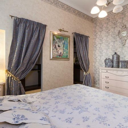 Royal Appartement Riga Buitenkant foto