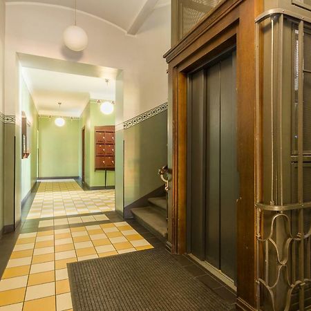 Royal Appartement Riga Buitenkant foto