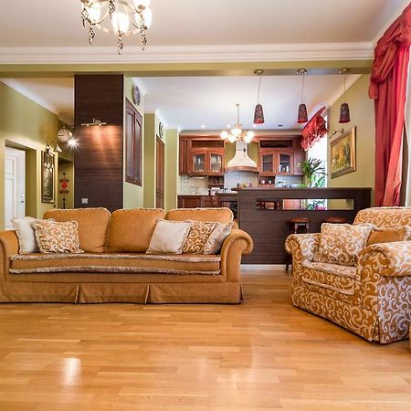 Royal Appartement Riga Buitenkant foto