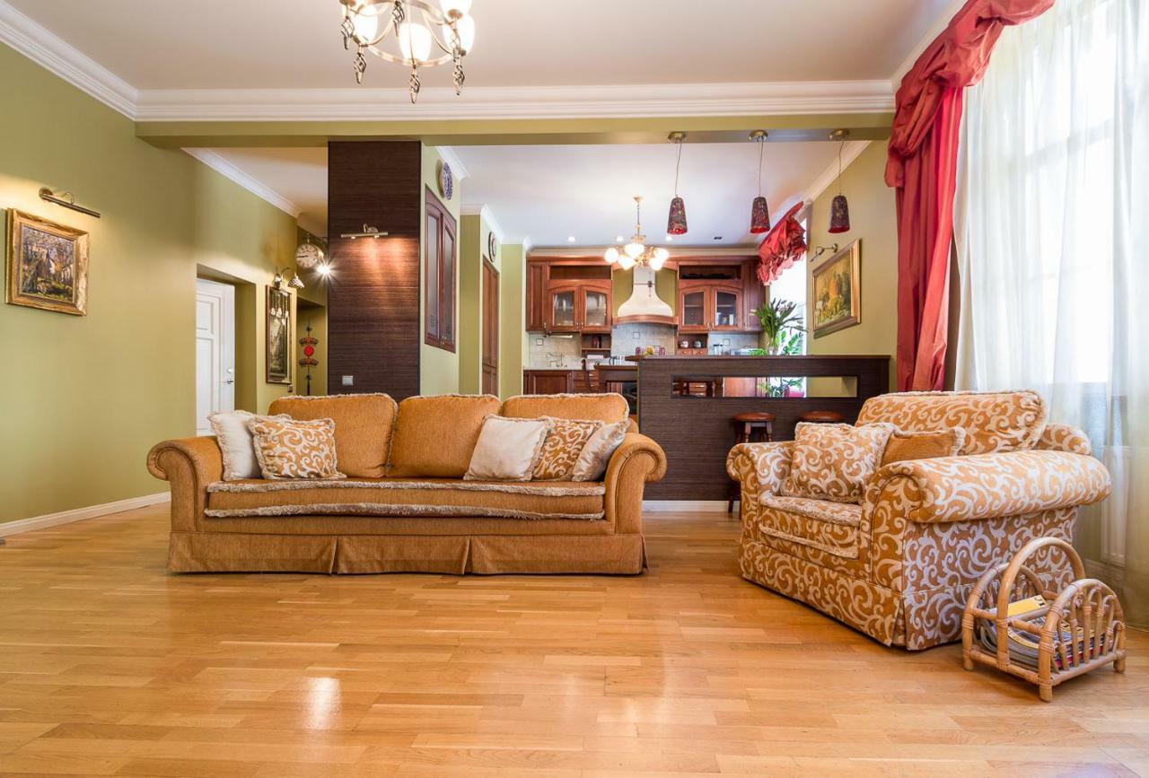 Royal Appartement Riga Buitenkant foto